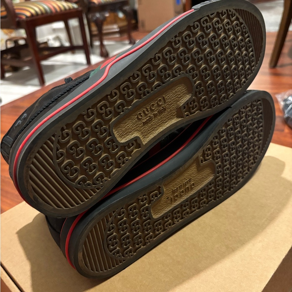 Gucci Men's Black and Red High-Top Sneakers - Picture 4 of 6